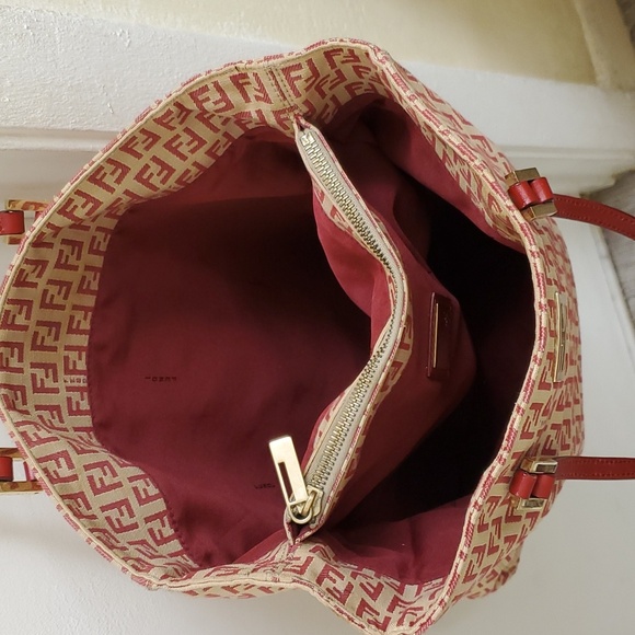 🤩Fendi Zucchino red canvas tote open top middle interior zipper compartment - Picture 7 of 16